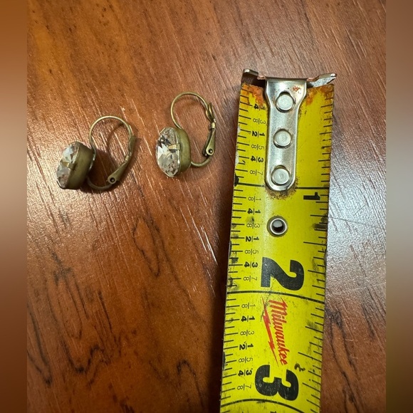 Elegant Crystal Earrings - Picture 4 of 4